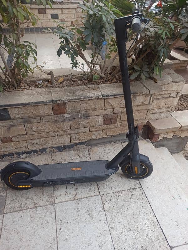 ninebot max g30p  سكوتر ناينبوت ماكس 1