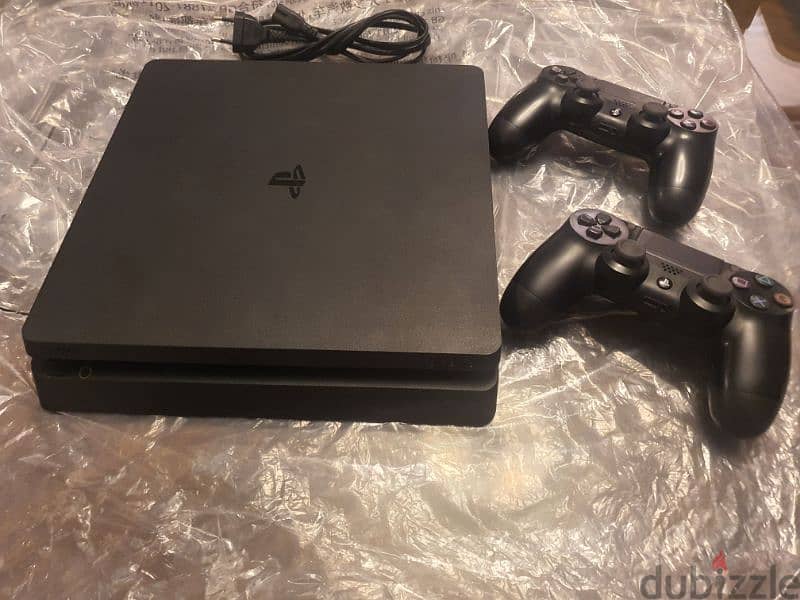 PS4 slim 500Gb + 2 orignal pad 2