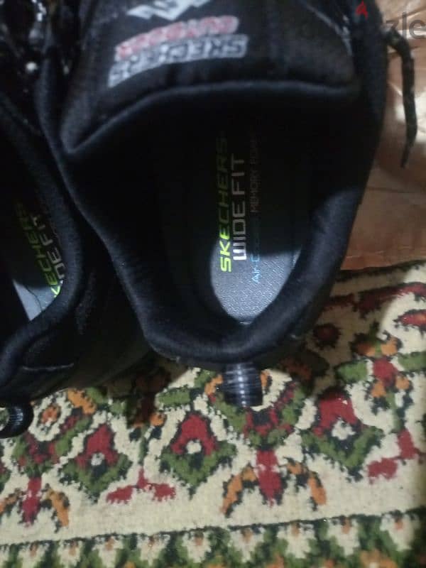 SKECHERS. REPELLENT. OUTDOOR. . Siz. . 42 2