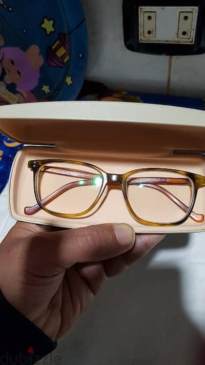 شمبر نظاره Oliver Peoples حاله فوق الممتازة صناعه ايطالي