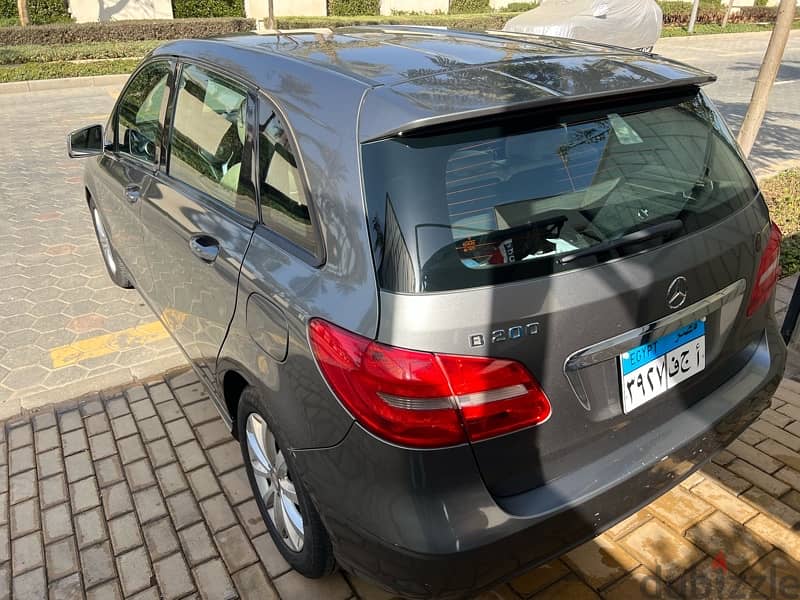 Mercedes-Benz B200 2013 0