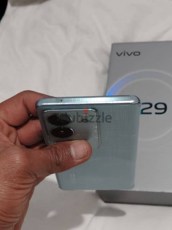 vivo v29 5G مساحه 256جيجا رمات 12+8 الفون زيرو 11