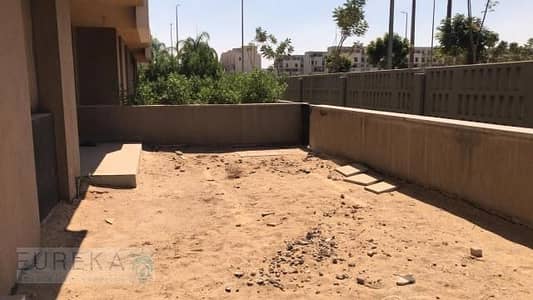 للبيع شقه مشطبة 134م موقع متميز Compound Al Burouj