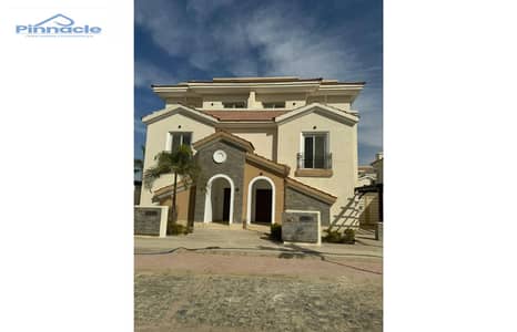 Villa with private garden for rent in Al Maqsad Compound, fully finished, very distinguished location