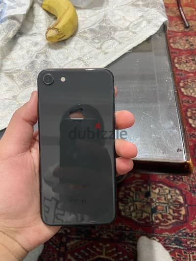 iPhone 8 نضيف جدا