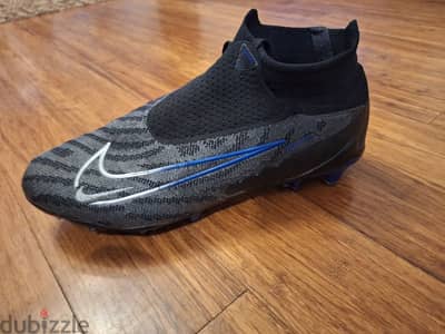 Nike football shoes shadow black size 42