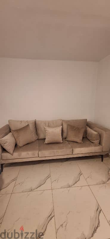 sofa like new 1