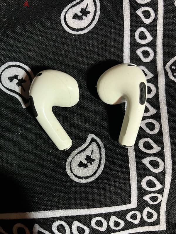 Apple AirPods 3rd Gen 4