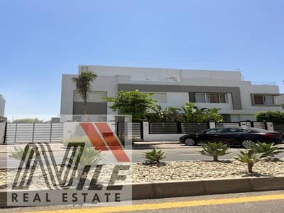 amazing villa for sale in hyde park new cairo 374m ready to move attractive price prime location