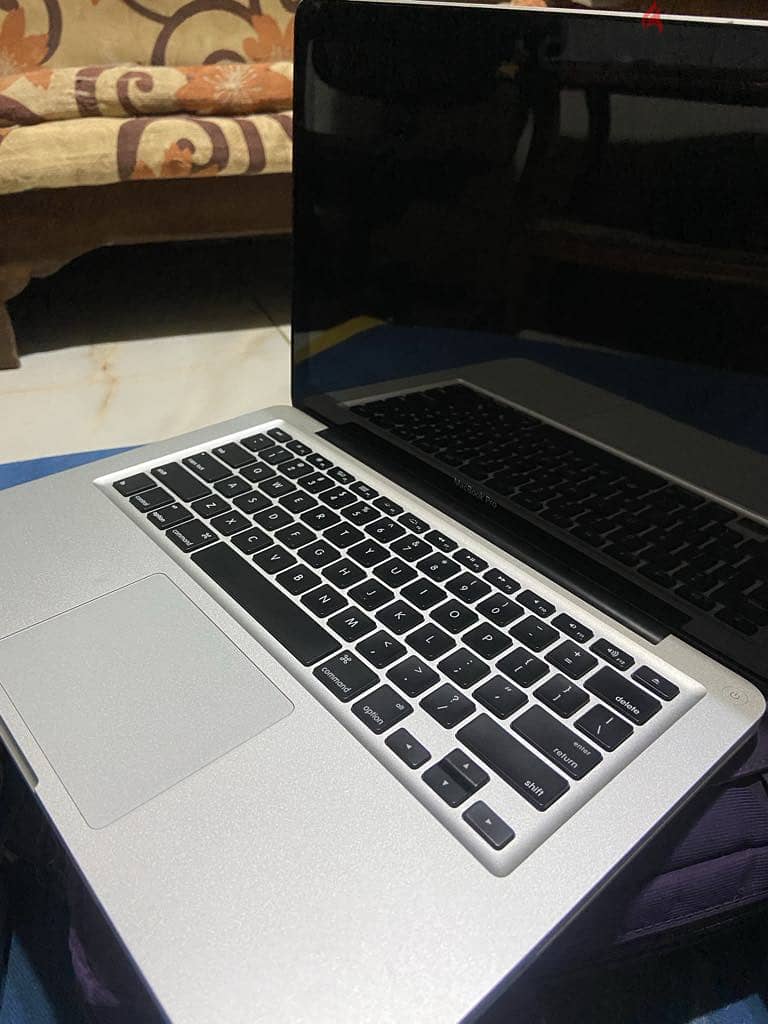 Macbook Mid 2012 بحاله الزيرو 5