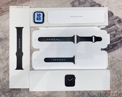 Apple watch SE 44mm space grey - ساعة ابل اس اي ٤٤مم رمادي غامق