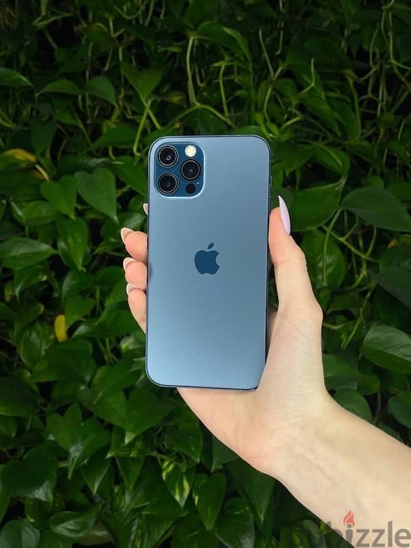 للبيع بسعر مميز iPhone 12 Pro بضمان معتمد وفاتوره 0