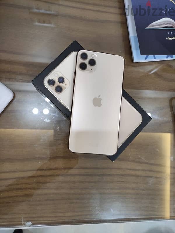 iphone 11 pro max like new 1