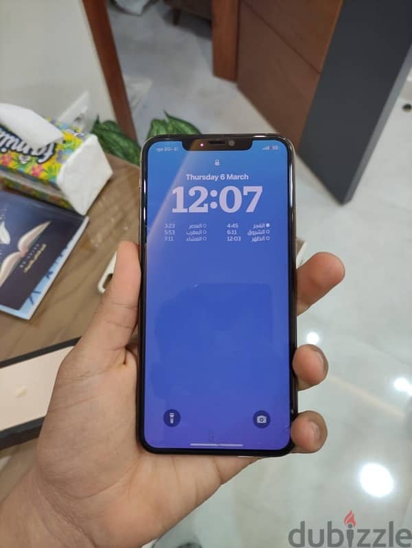 iphone 11 pro max like new 2