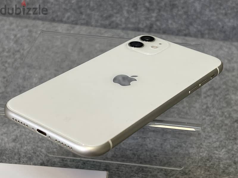 iphone 11 بطارية 92% ( خطين 2 سيم كارد ) كالجديد بدون خدش 0