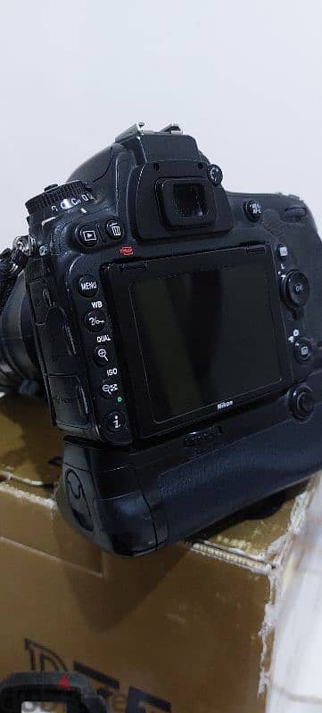 nikon D750 body only حالة ممتازة + بترى جريب + جر اب سيلكون 1