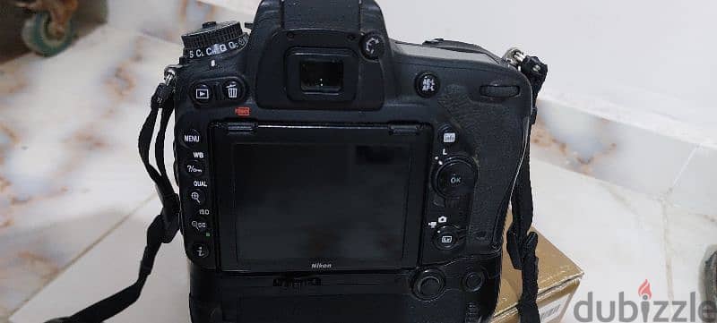 nikon D750 body only حالة ممتازة + بترى جريب + جر اب سيلكون 2