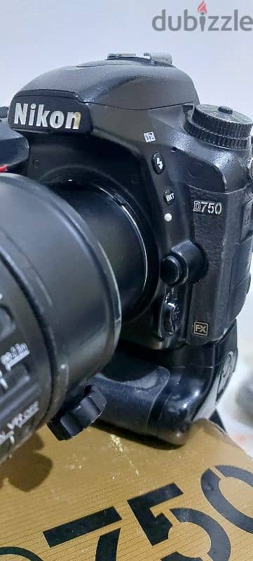 nikon D750 body only حالة ممتازة + بترى جريب + جر اب سيلكون 3