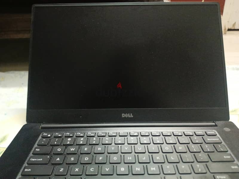 Dell precision 5520 FHD 8