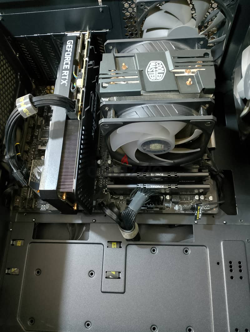 Pc gaming Ryzen 7 5700x RTX 3060 18