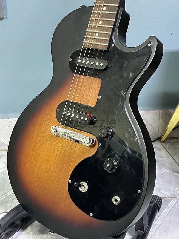 Ephiphone les paul sl with blackstar debut 15e amp 3