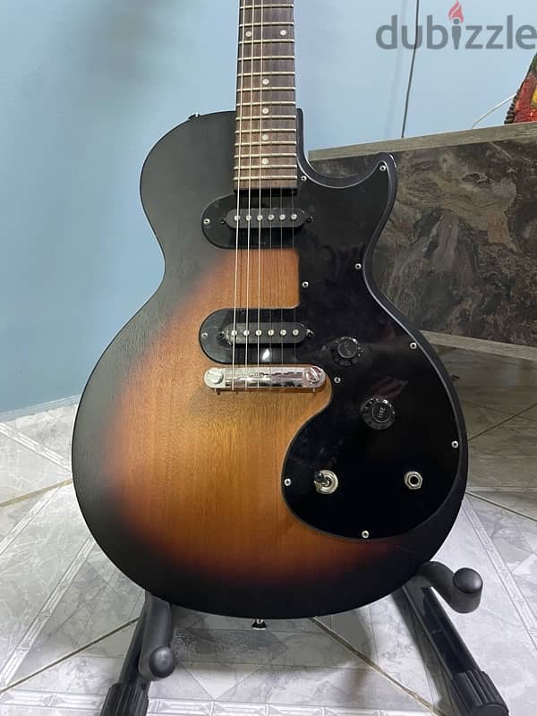 Ephiphone les paul sl with blackstar debut 15e amp 5