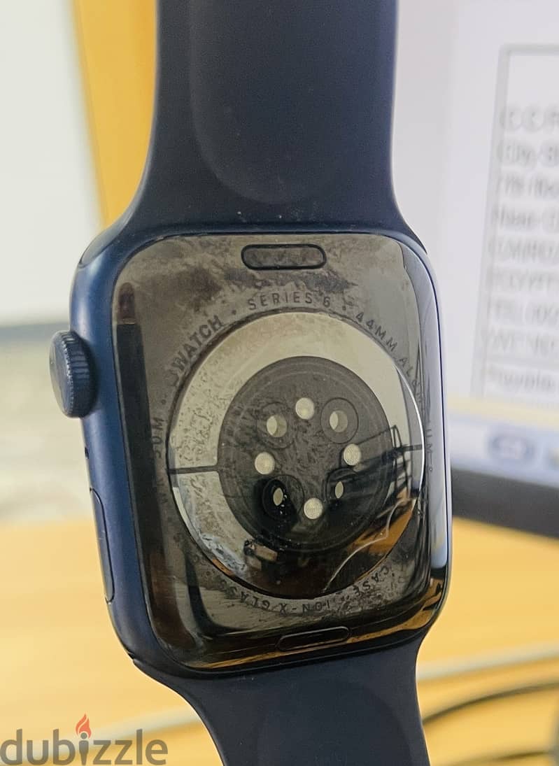 Apple watch series 6 (GPS) for sale 1