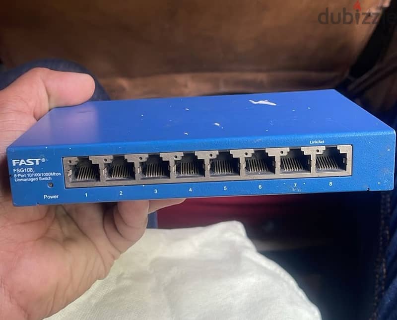 أكسس بوينت Aruba & Cisco بحالات ممتازة و سويتش 10/100/1000 2