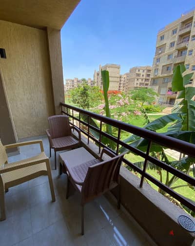 Opportunity for sale in Madinaty, a 91-square-meter apartment at a commercial price, with a garden view, next to services. The price includes the kitc