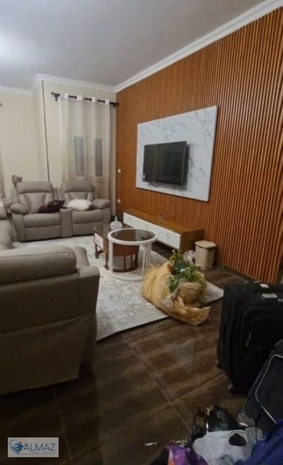 Empty roof apartment for rent with kitchen and air conditioning in Banfsj 9 villas with elevator in the first settlement