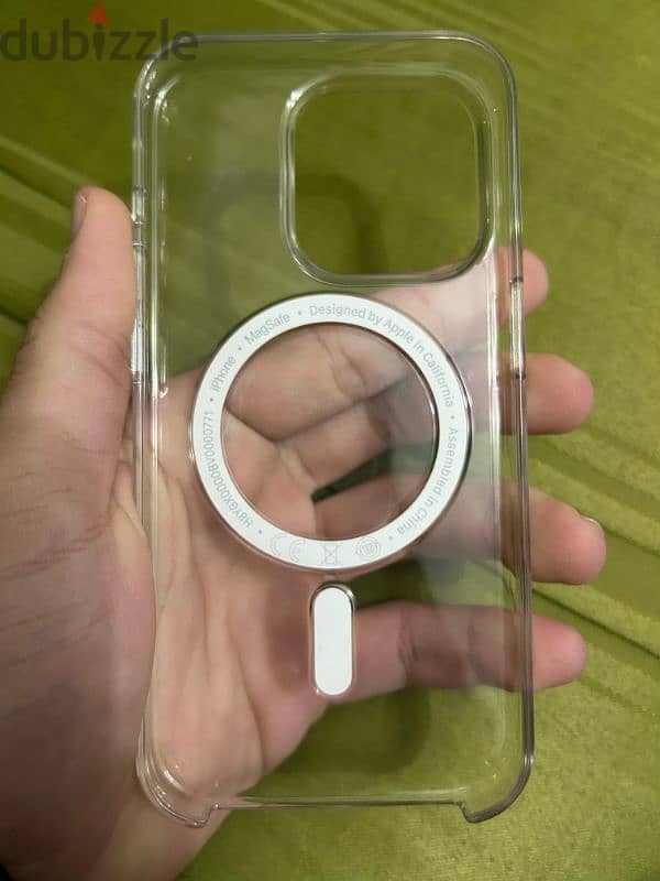 Clear case 15 pro أصلي 1