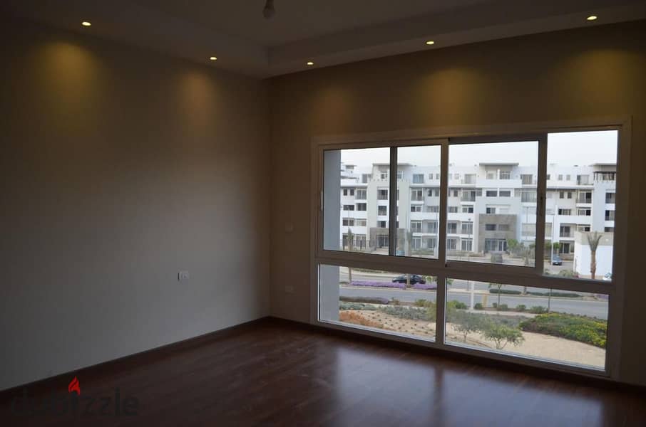 Duplex 235m for rent semi furnished in Hyde Park 0