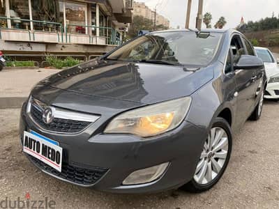 أوبل أسترا ٢٠١٢ حالة ممتازه - 2012 Opel Astra