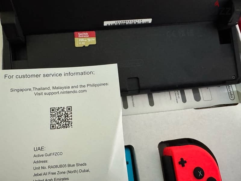 Nintendo Switch (OLED Model) - Neon Red and Blue (UAE Version) 4