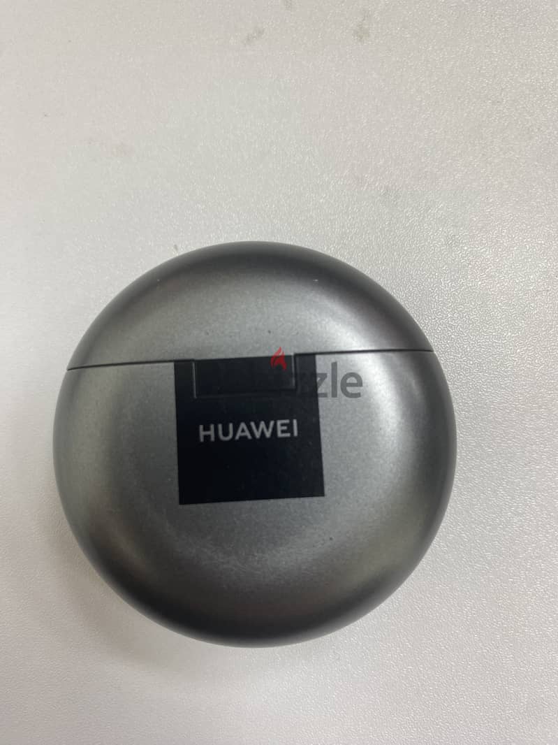 للبيع سماعه Huawei freebuds 4 بحاله جيده جداً 3