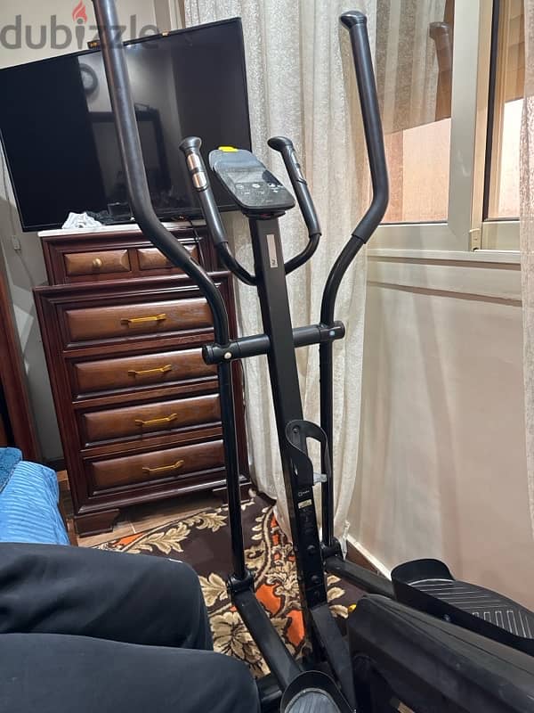 Elliptical Trainerبحاله جيده جدا 3