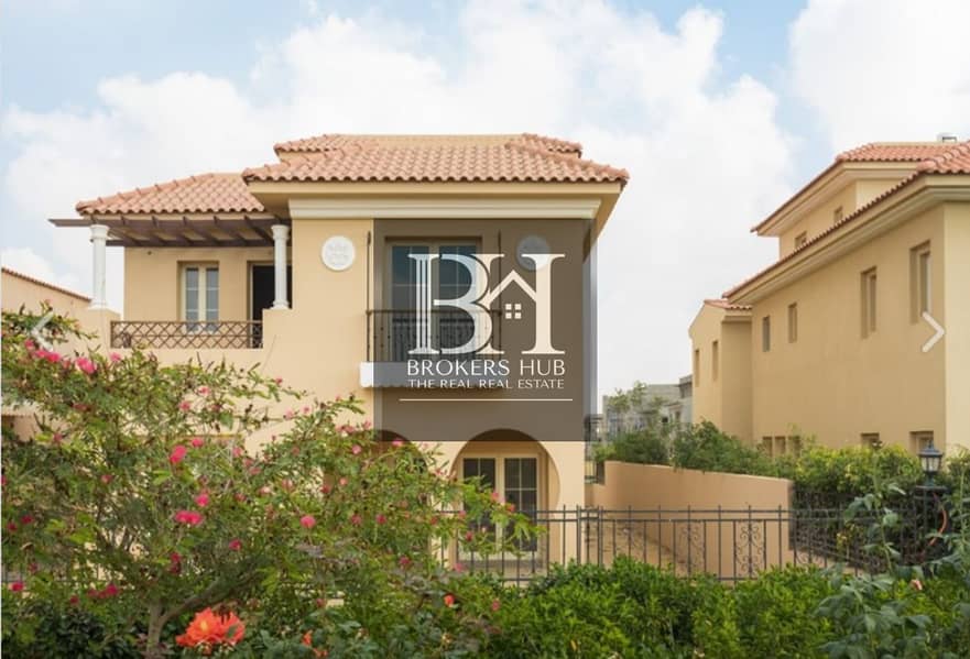 Town house villa best location and view for sale in Hyde park New Cairo 0