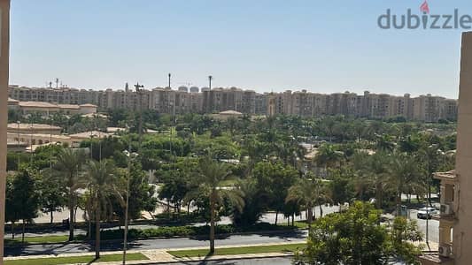 شقه للإيجار في مدينتي B1النموذج الأكبر بمساحه318m²فيو النادي بالتكيفات