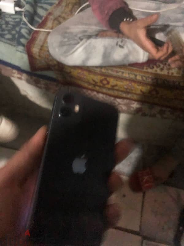 iPhone 11 وتر بروف 1