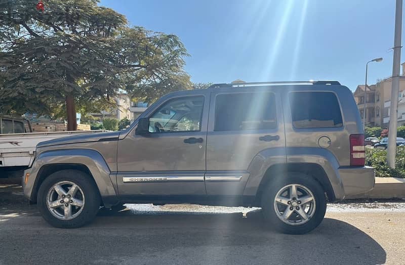 Jeep Cherokee 2010 0