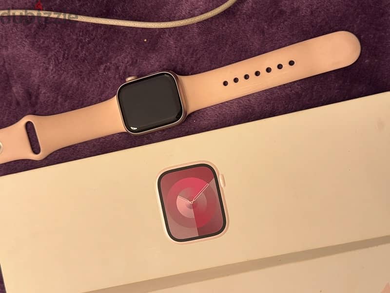 apple Watch Series 9 41mm Pink Al Light 4