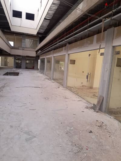 A commercial store for sale in a mall in Shorouk, suitable for more than one activity, 35 square meters, ready for showwing