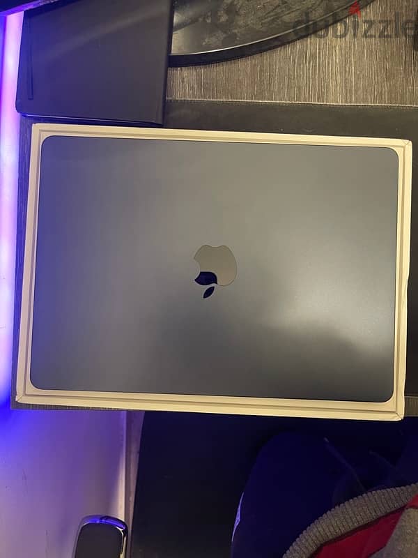 MacBook Air M2 Midnight - Like New 2