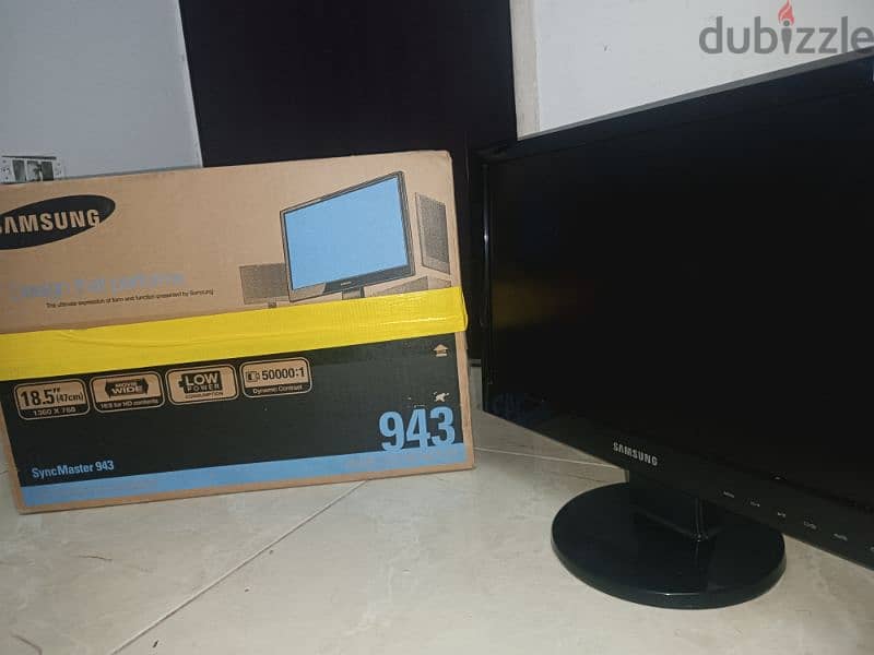 شاشه Samsung 18.5 بوصه مفيهاش خربوش واحد + box 2