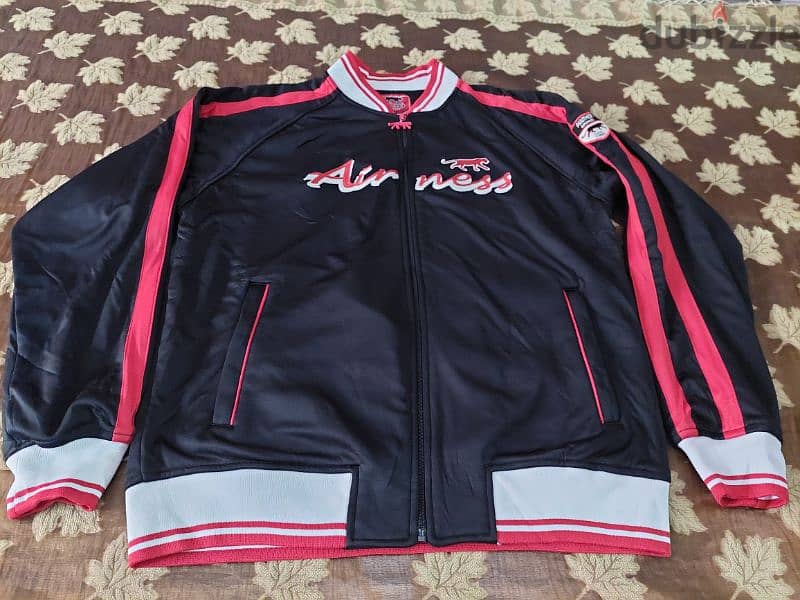 airness original sweatshirt size XL from France 2