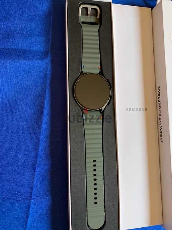 Samsung smart watch 7- 44M - green- new 0