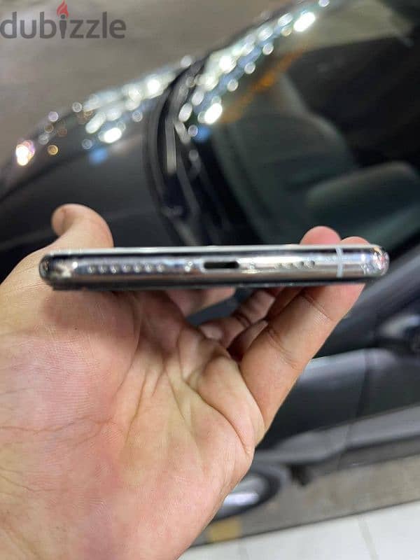 ايفون  x max 1