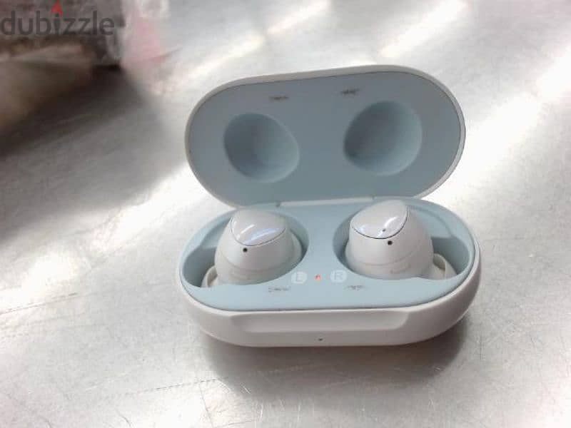 لسرعه البيع galaxy buds Pro وارد الخارج اوريجنال حاله ممتازه 0