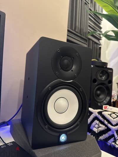 Yamaha HS5 Powered Studio Monitor