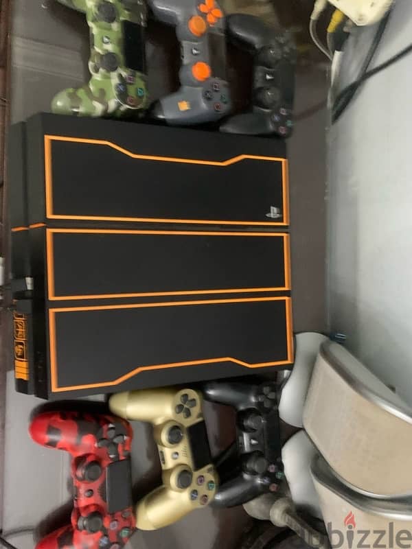 playstation 4 1Tb Black ops edition with everything 1